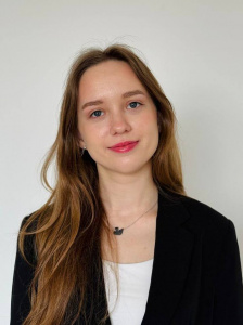 Arina Bogdánova 